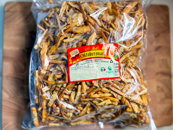 Нитка ЖАРЕНАЯ "Чеснок с зеленью" Oktobtersnak 1 кг (сырный продукт) в Иваново